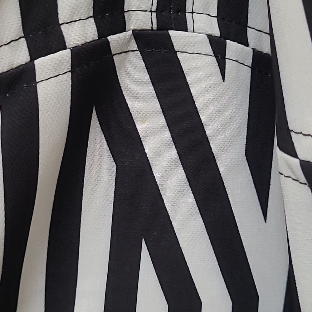 [SOLD]Self Portrait Black &White Striped One-Sleeve Dress w/Faux Zip Detail - 6 - Picture 10 of 10